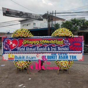 Bunga Papan Happy Wedding